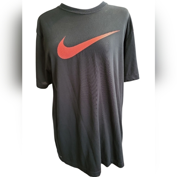 Nike Black and Red Short Sleeve Tee Dri Fit Med - Picture 1 of 11